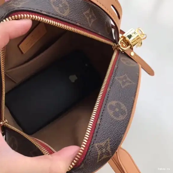 PETITE Louis CHAPEAU BOITE Vuitton 0511